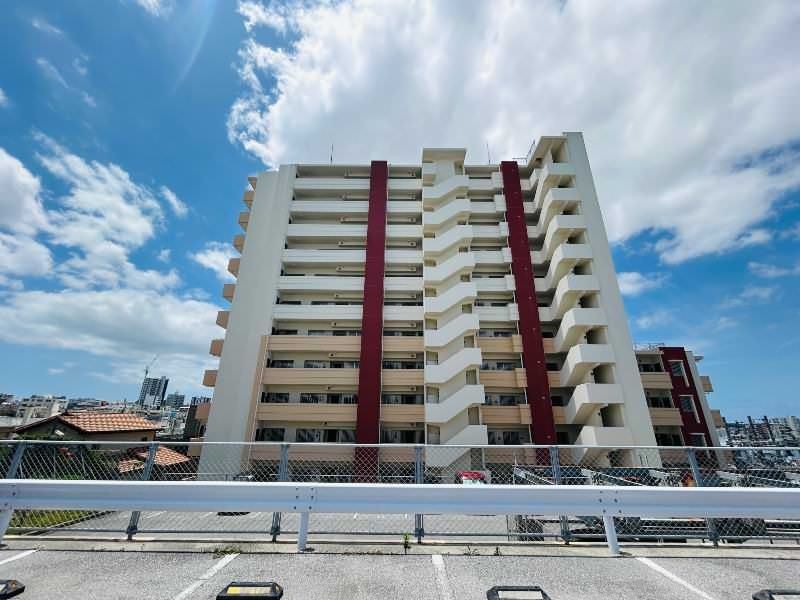 3LDK Rental Apartment in Ginowan, Okinawa with Auto-Lock & Parking - Thumbnail 2