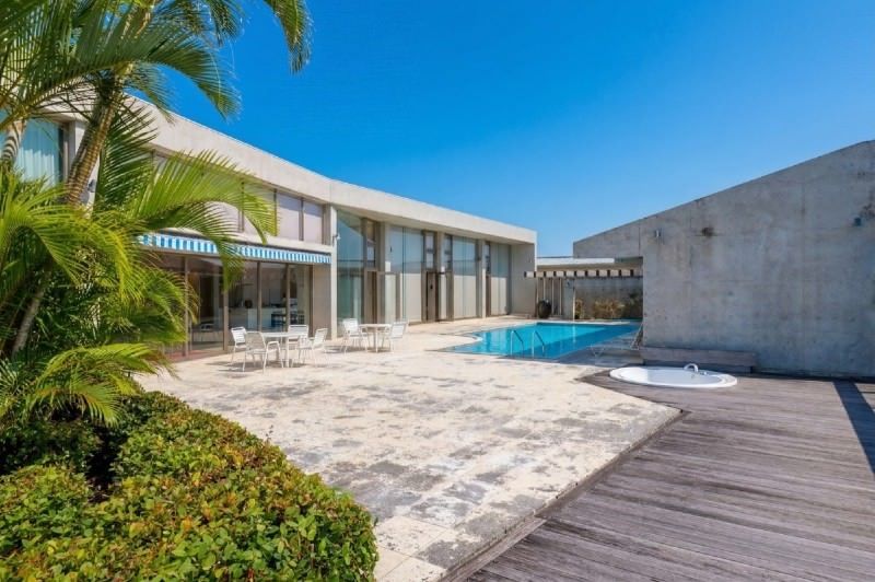 6LDK Villa with Pool & Jacuzzi in Naha, Okinawa | 500M Yen - Thumbnail 4