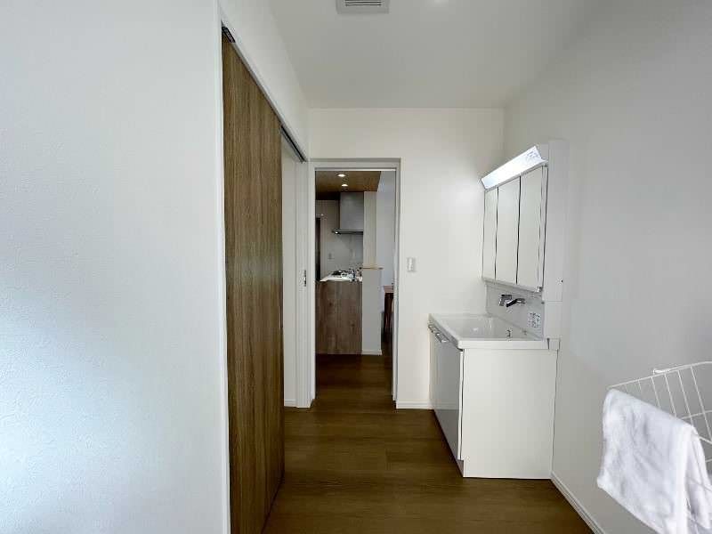 New 4LDK RC Home in Kadena Town, Okinawa - 2025 Completion - Thumbnail 2