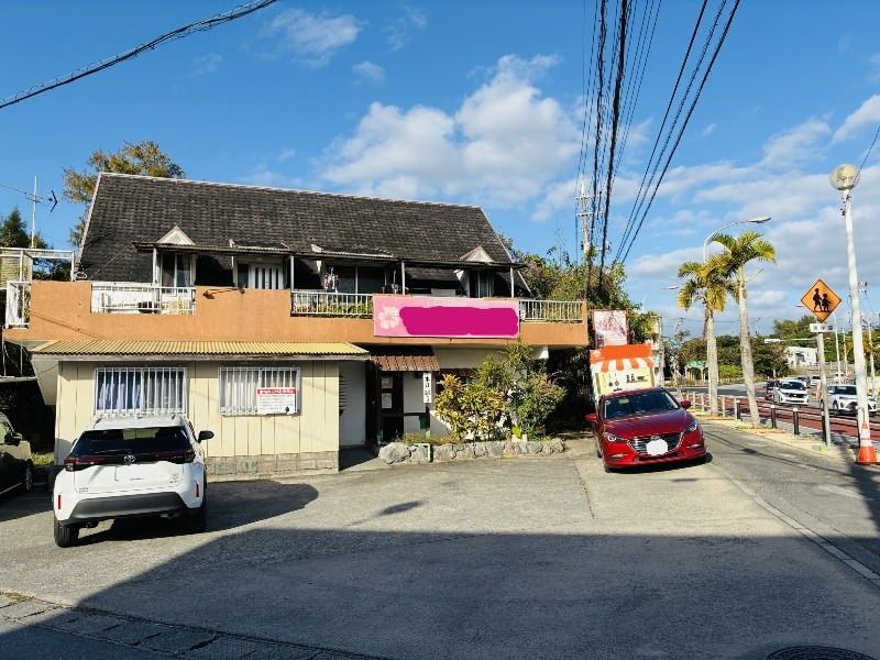 4LDK Corner Property for Sale in Kin, Okinawa with 10 Parking Spaces - Thumbnail 2