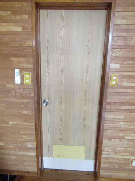 2DK Apartment for Rent in Okinawa City with Two Parking Spaces - Thumbnail 2