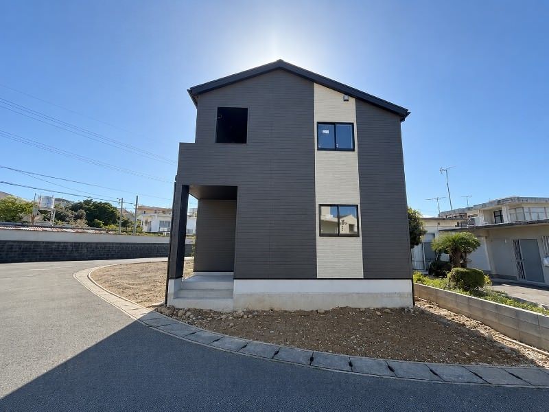 New 4LDK House for Sale in Uruma City, Okinawa - Thumbnail 2