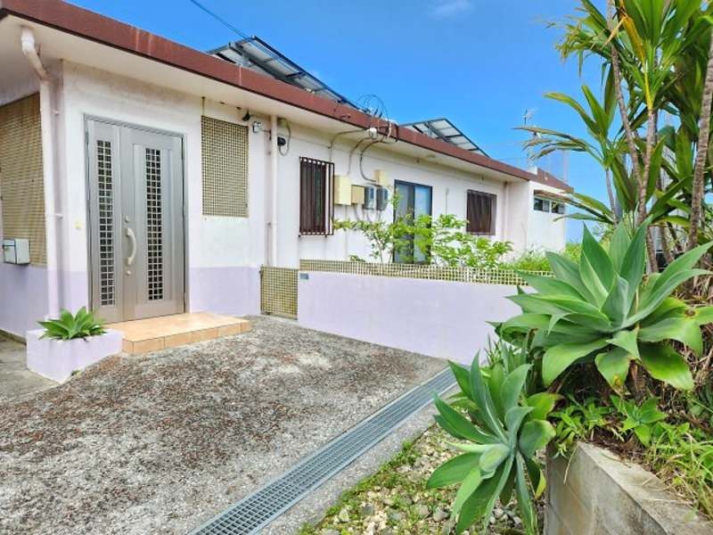 Ocean-View 1LDK House with Solar Income in Ogimi, Okinawa - Thumbnail 2