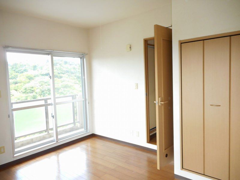 Tsusan House 603: 1K Apartment for Rent in Nishihara, Okinawa - Thumbnail 3