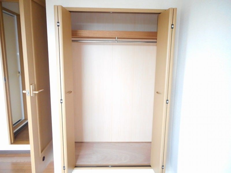 Tsusan House 603: 1K Apartment for Rent in Nishihara, Okinawa - Thumbnail 4