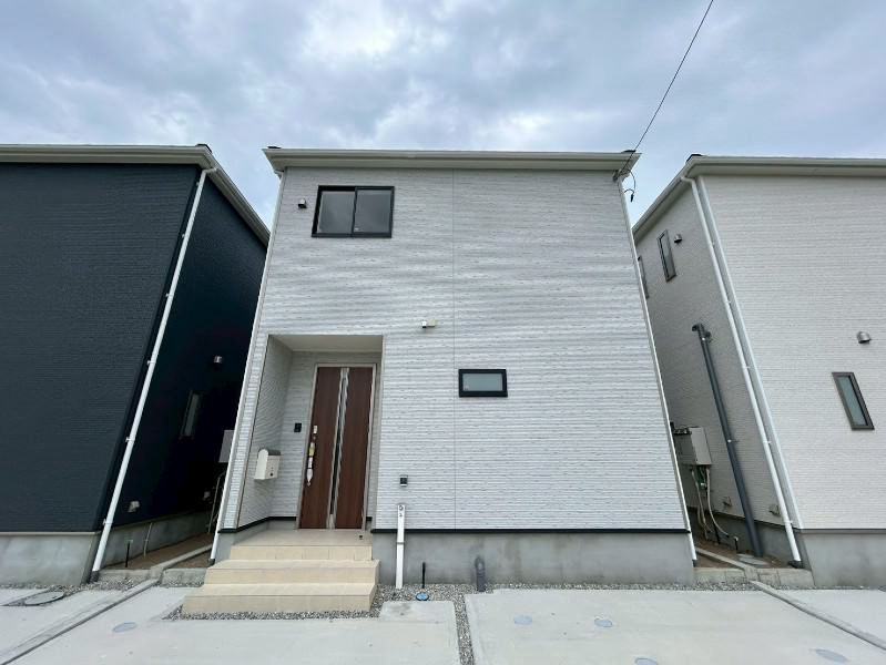 New 4LDK House in Uruma City with Roof Balcony - Thumbnail 2