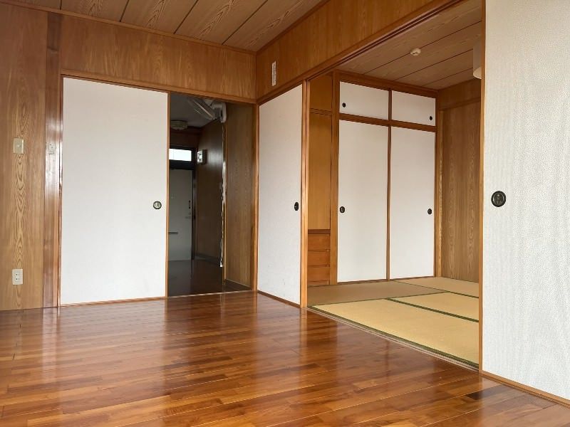 2DK Apartment for Rent in Izo, Urasoe City, Okinawa - Thumbnail 3