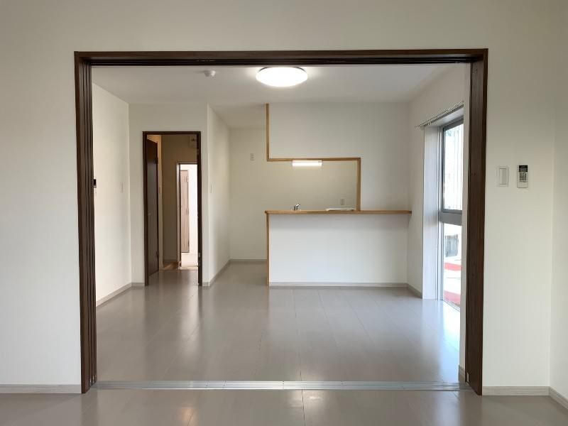 Pet-Friendly 1LDK Apartment for Rent in Urasoe, Okinawa - Thumbnail 3