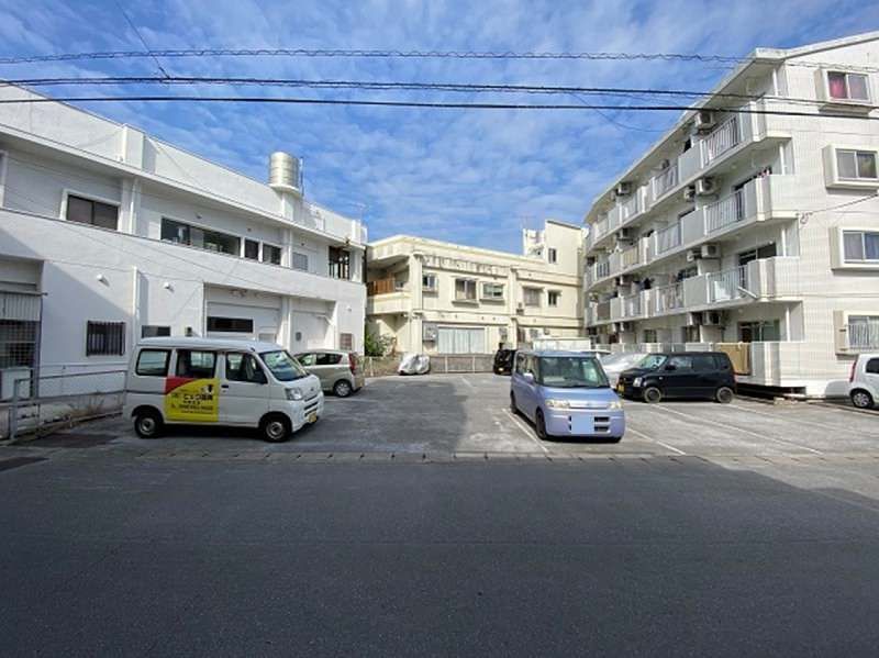 Chateau Spring Home 1K Apartment for Rent in Uruma City, Okinawa - Thumbnail 4