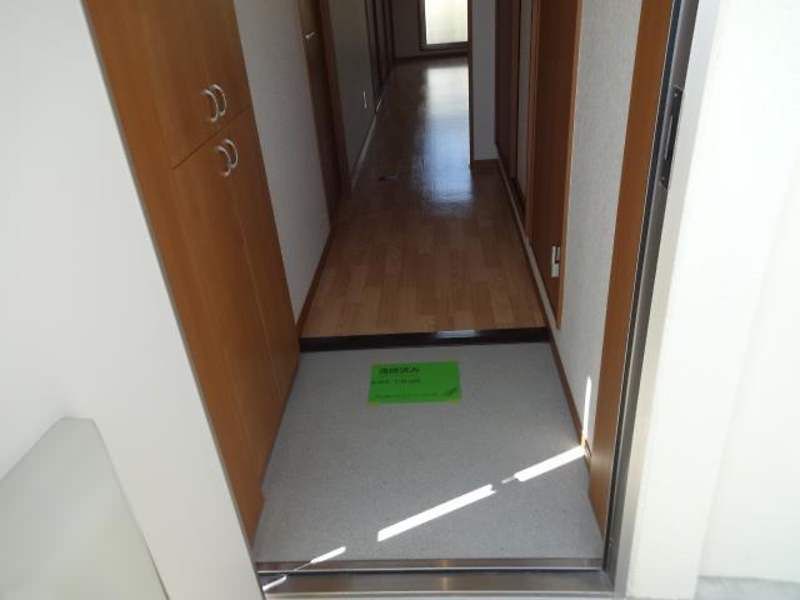 2LDK Apartment for Rent in Yomitan Village, Okinawa with Free Parking - Thumbnail 3
