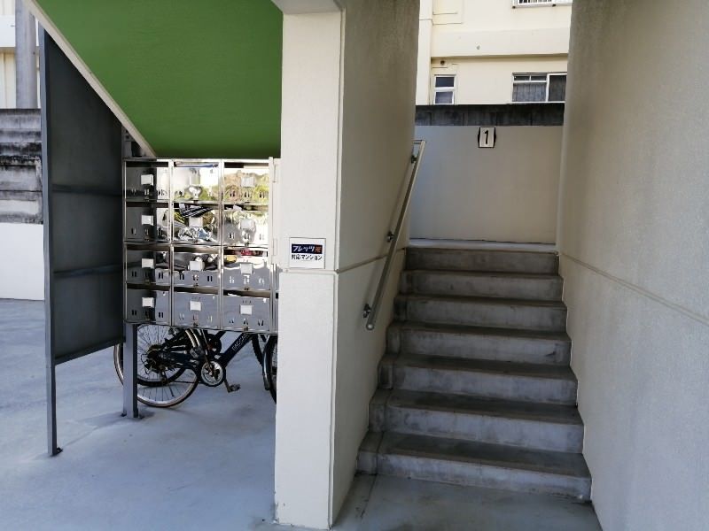 Rent 2DK Apartment in Tomigusuku, Okinawa - 58,000 Yen - Thumbnail 2