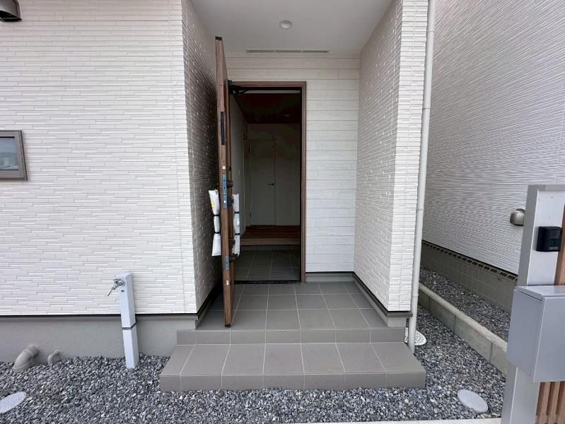 New 4LDK Detached House with Garden in Uruma, Okinawa - Thumbnail 3
