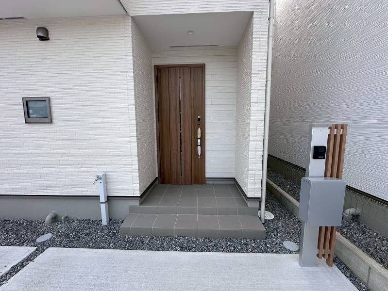 New 4LDK Detached House with Garden in Uruma, Okinawa - Thumbnail 2