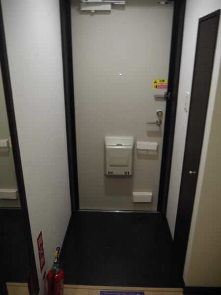 1K Apartment for Rent in Matsushima, Naha, Okinawa - Thumbnail 2