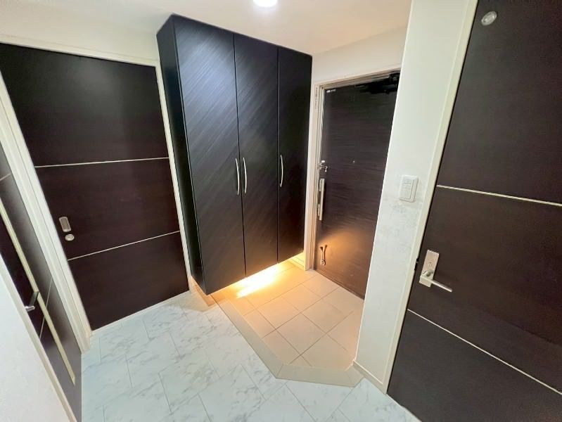 Reve Shuri Ishimine Tower 3LDK Apartment for Sale in Naha - Thumbnail 4
