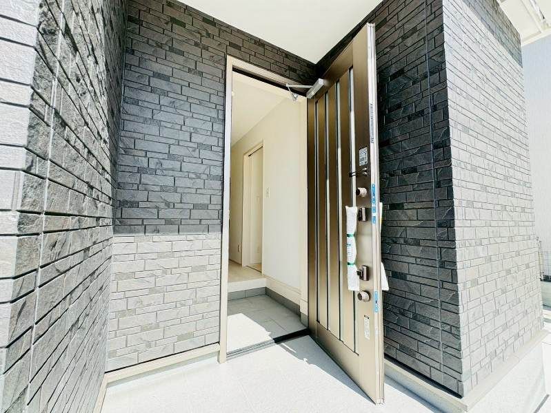 New 4LDK Wooden House for Sale in Uruma City, Okinawa - Thumbnail 3