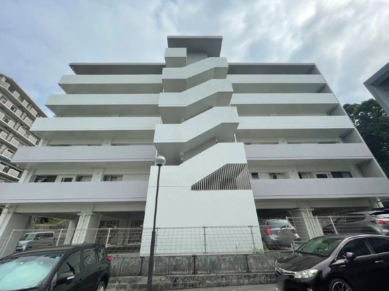 2015-Built 1R Apartment Building for Sale in Naha, Okinawa - Thumbnail 2