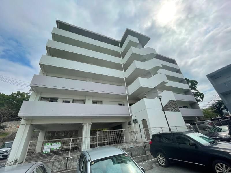2015-Built 1R Apartment Building for Sale in Naha, Okinawa - Thumbnail 3