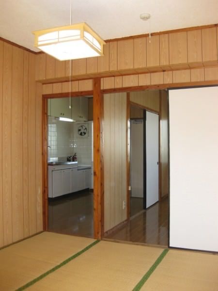 2DK Apartment for Rent in Urasoe City, Okinawa - Thumbnail 4