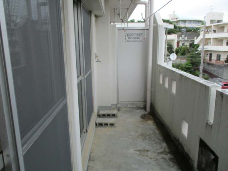 2DK Apartment for Rent in Urasoe Taira, Okinawa | 50,000 Yen - Thumbnail 2
