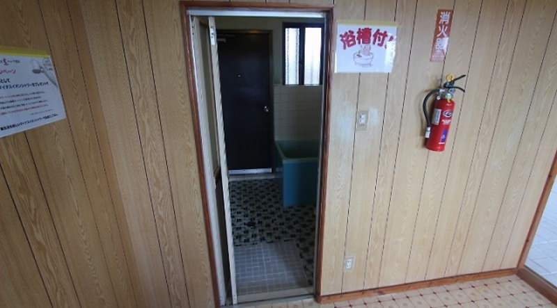 Matsutakeso 202 2DK Apartment for Rent in Urasoe, Okinawa - Thumbnail 3
