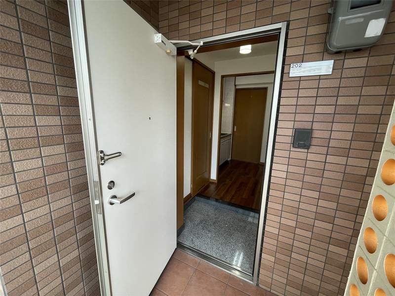 Urban Life Toyosaki 1K Apartment for Rent in Tomigusuku, Okinawa - Thumbnail 3