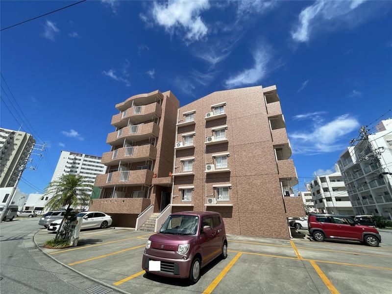 Urban Life Toyosaki 1K Apartment for Rent in Tomigusuku, Okinawa - Thumbnail 2