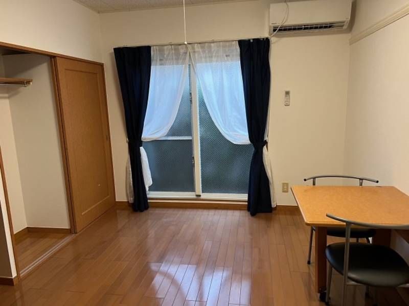 1K Apartment for Rent in Ameku, Naha, Okinawa - 43,000 Yen - Thumbnail 3