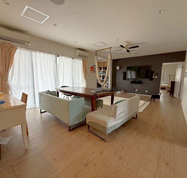 Spacious 4LDK RC House with Private Gym in Okinawa City - Thumbnail 3
