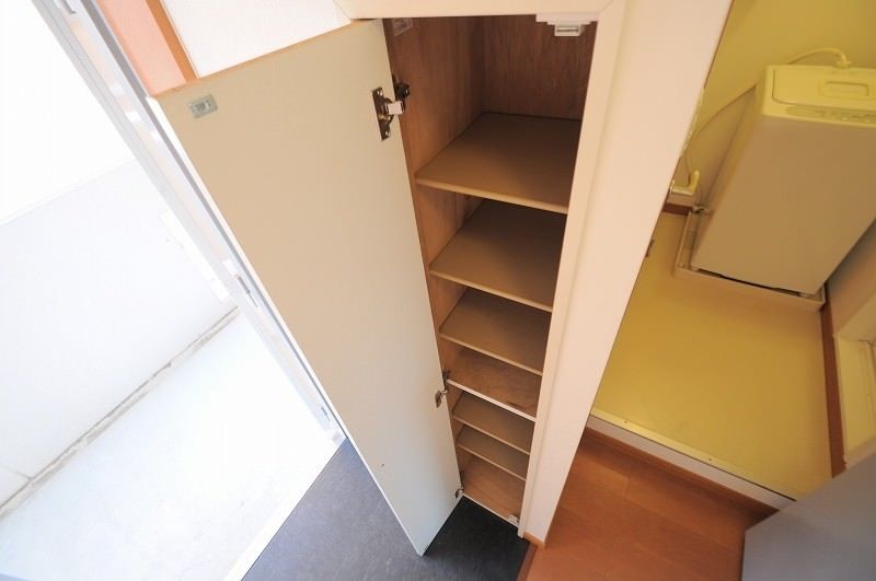 1K Apartment for Rent in Tomigusuku, Okinawa - Thumbnail 4