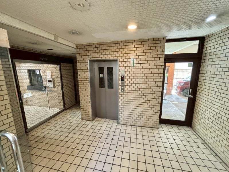 Lions Mansion Maejima 1R Apartment for Sale in Naha, Okinawa - Thumbnail 2
