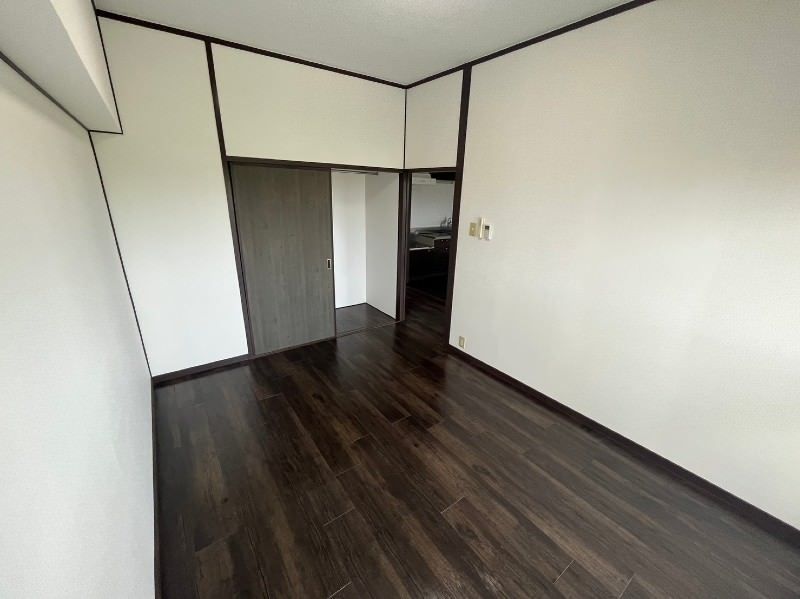 2LDK Apartment for Rent in Kadena, Okinawa - 53 sqm - Thumbnail 4