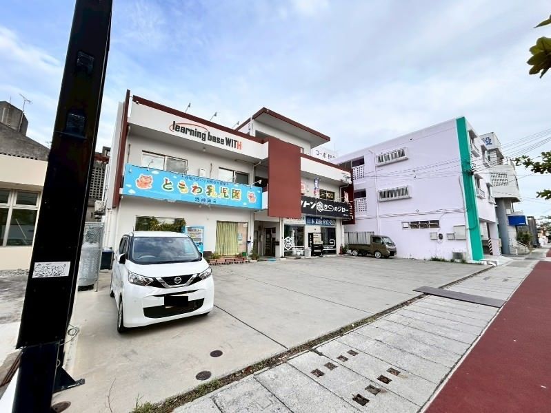 MI Building 2F Shop/Office for Rent in Awase, Okinawa City - Thumbnail 2