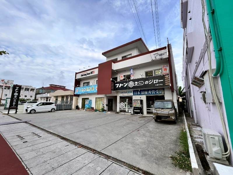 MI Building 2F Shop/Office for Rent in Awase, Okinawa City - Thumbnail 3