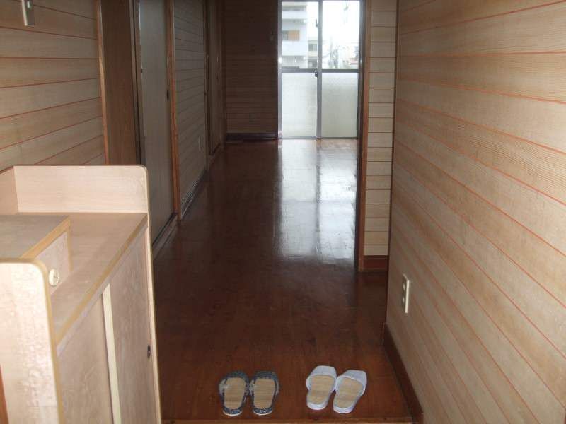 Sunayama Mansion 2LDK Apartment for Rent in Urasoe, Okinawa - Thumbnail 3