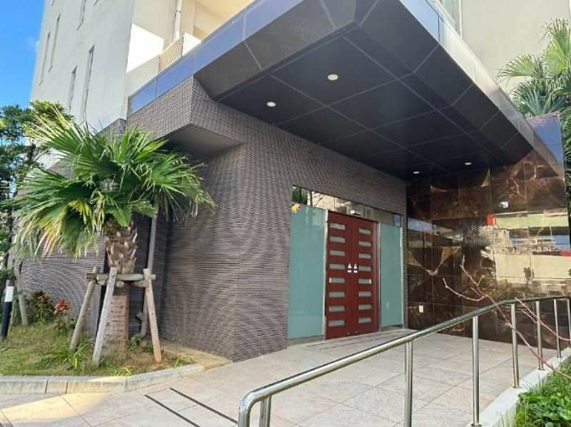 Modern 2LDK Apartment for Rent in Urasoe, Okinawa - Thumbnail 3