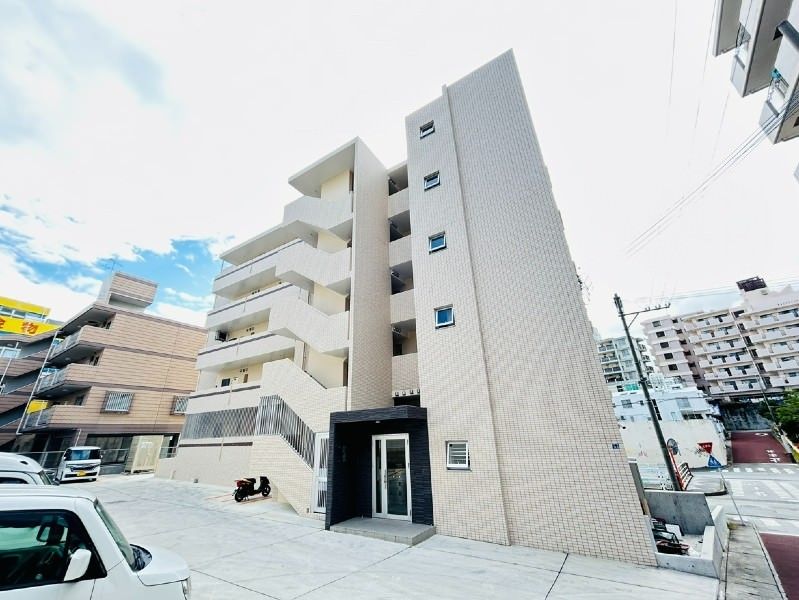 New 1LDK Apartment for Rent in Urasoe, Okinawa with Free Internet - Thumbnail 2