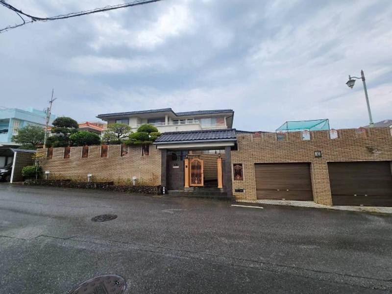 7LDK Steel-Framed House for Sale in Uruma City, Okinawa - Thumbnail 3