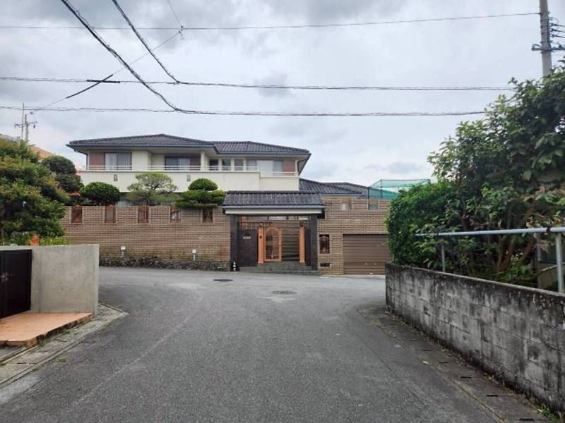 7LDK Steel-Framed House for Sale in Uruma City, Okinawa - Thumbnail 2