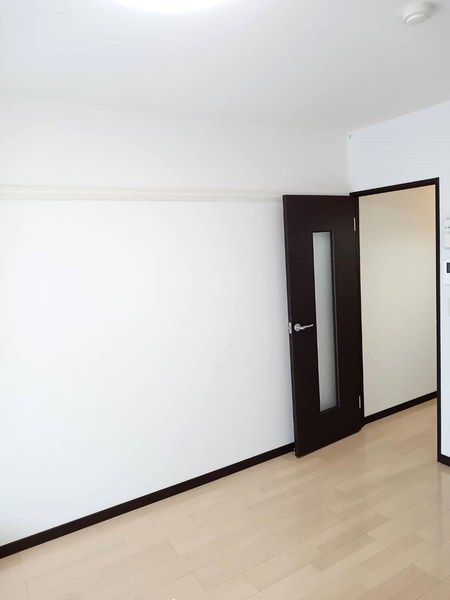 Furnished 1K Apartment for Rent in Naha, Okinawa - Zero Deposit - Thumbnail 3