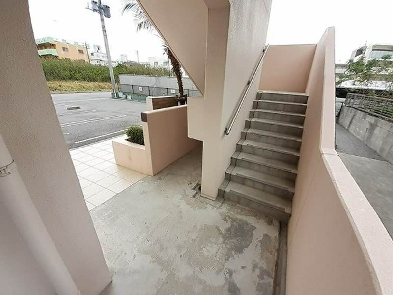 1K Apartment for Rent in Nakagusuku Village, Okinawa - Thumbnail 2