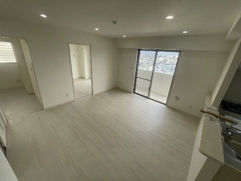 Pet-Friendly 2LDK Apartment for Rent in Naha Koroku, Okinawa - Thumbnail 3