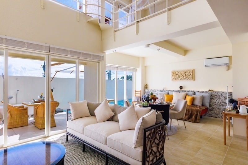 Luxury Oceanfront Villa with Pool on Kouri Island, Okinawa - Thumbnail 4