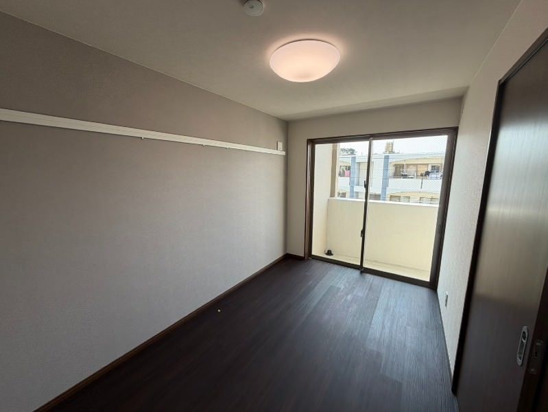 New 1LDK Apartment for Rent in Tomigusuku, Okinawa - Thumbnail 3