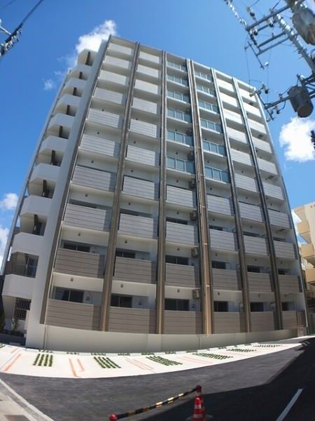 Sunlit Makishi 1K Apartment for Rent in Naha, Okinawa - Thumbnail 2