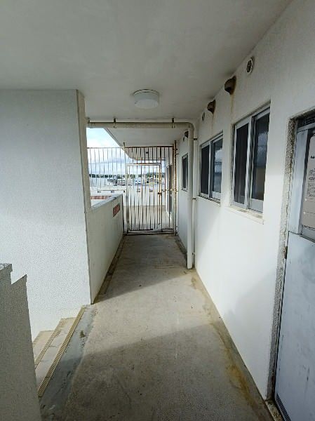 5LDK Ocean View Apartment for Rent in Okinawa City - Thumbnail 3