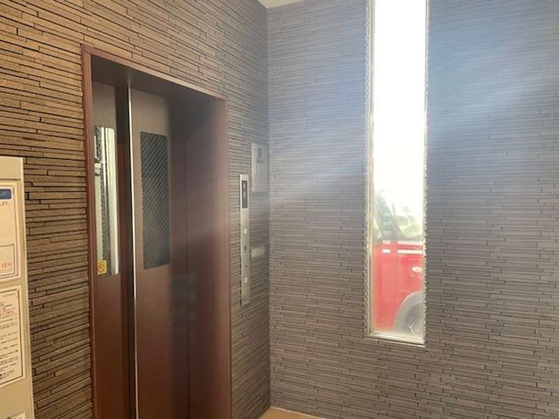 2LDK Corner Apartment Near Asato Station, Naha | Dual Balconies - Thumbnail 4