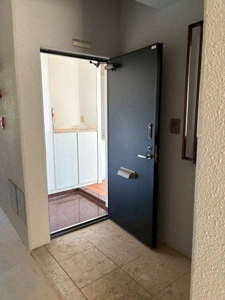 1LDK Apartment for Rent in Ginowan, Okinawa with Elevator & Parking - Thumbnail 2