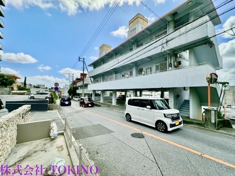Happiness Oyama 1LDK Ocean View Apartment for Sale in Ginowan - Thumbnail 3