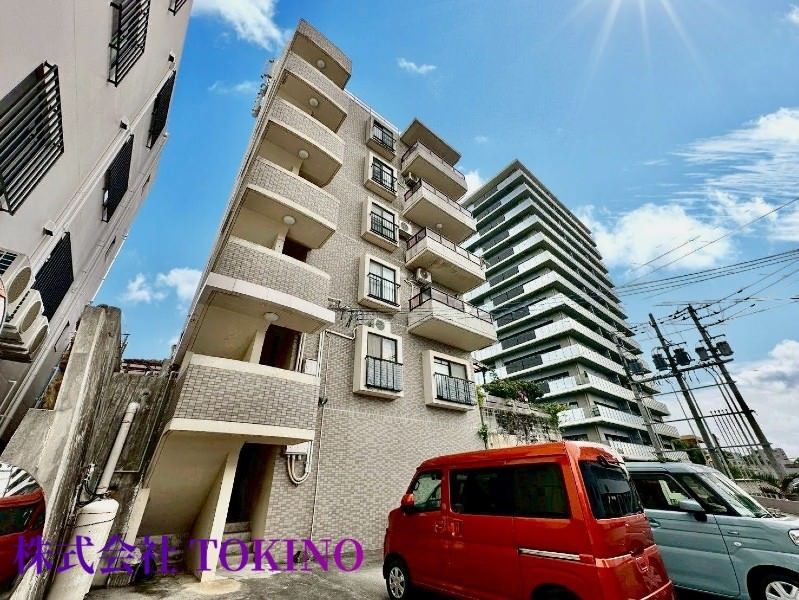 Happiness Oyama 1LDK Ocean View Apartment for Sale in Ginowan - Thumbnail 2
